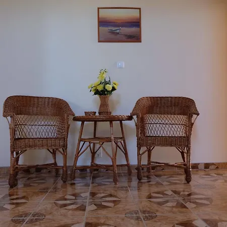 Nyaraló Stevilla Rowy