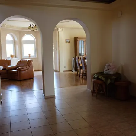 Nyaraló Stevilla Rowy