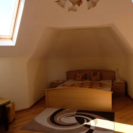 Stevilla Nyaraló Rowy